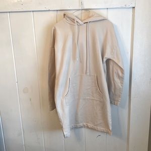 LONG SLEEVED JERSEY MINI DRESS
VERO MODA size xs